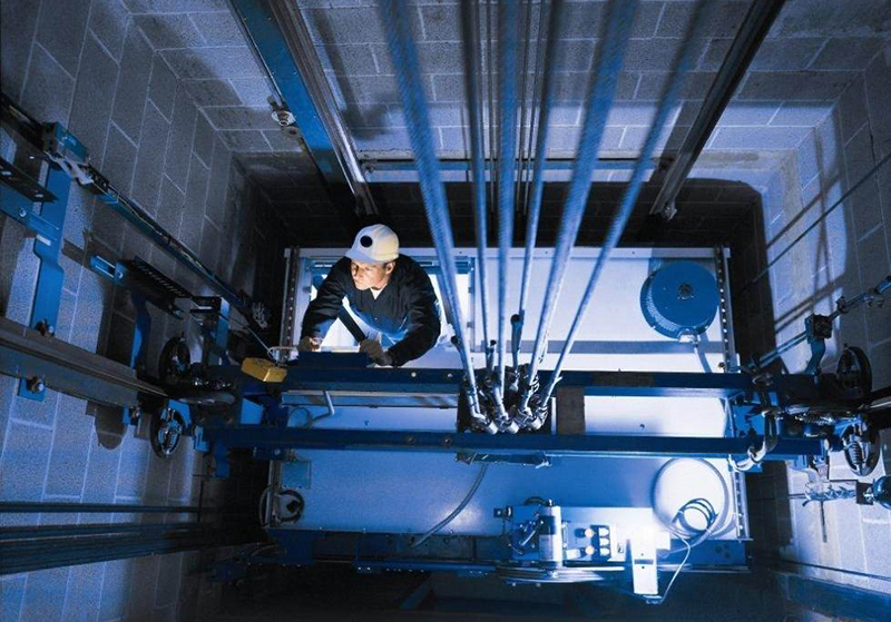 تطوير المصاعد